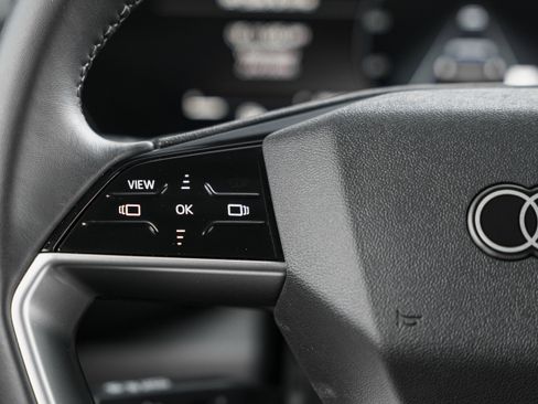 Certified 2025 Audi Q5 Premium w/ Convenience Package image 18