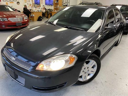 Used 2014 Chevrolet Impala LT w/ LT Sunroof Package image 8