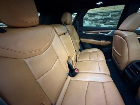 Used 2020 Cadillac XT5 Premium Luxury AWD/4WD image 37