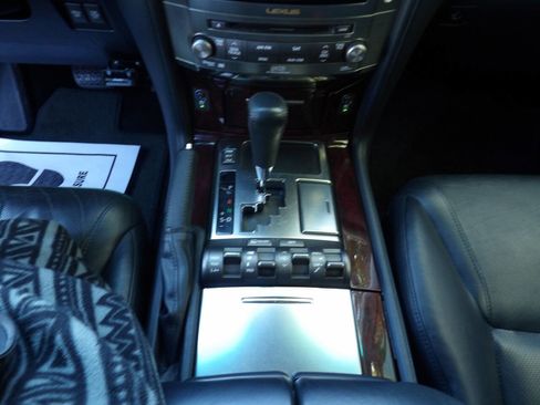 Used 2011 Lexus LX 570 Base AWD 4dr SUV image 35