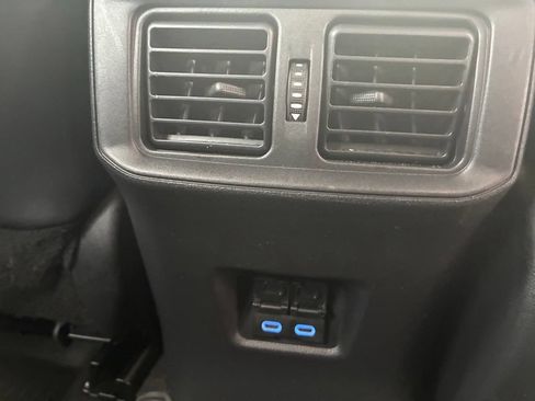 Used 2022 Toyota RAV4 XSE AWD/4WD image 24