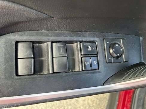 Used 2021 Toyota RAV4 XLE FWD image 18