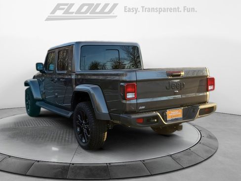 Used 2025 Jeep Gladiator Sport image 6