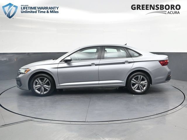 Used 2024 Volkswagen Jetta SE FWD image 10