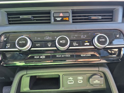 Used 2024 Honda Pilot Touring image 30