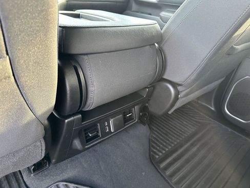 Used 2025 Chevrolet Silverado 2500 LT w/ Convenience Package AWD/4WD image 12