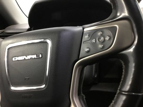 Used 2020 GMC Yukon XL Denali AWD/4WD image 29