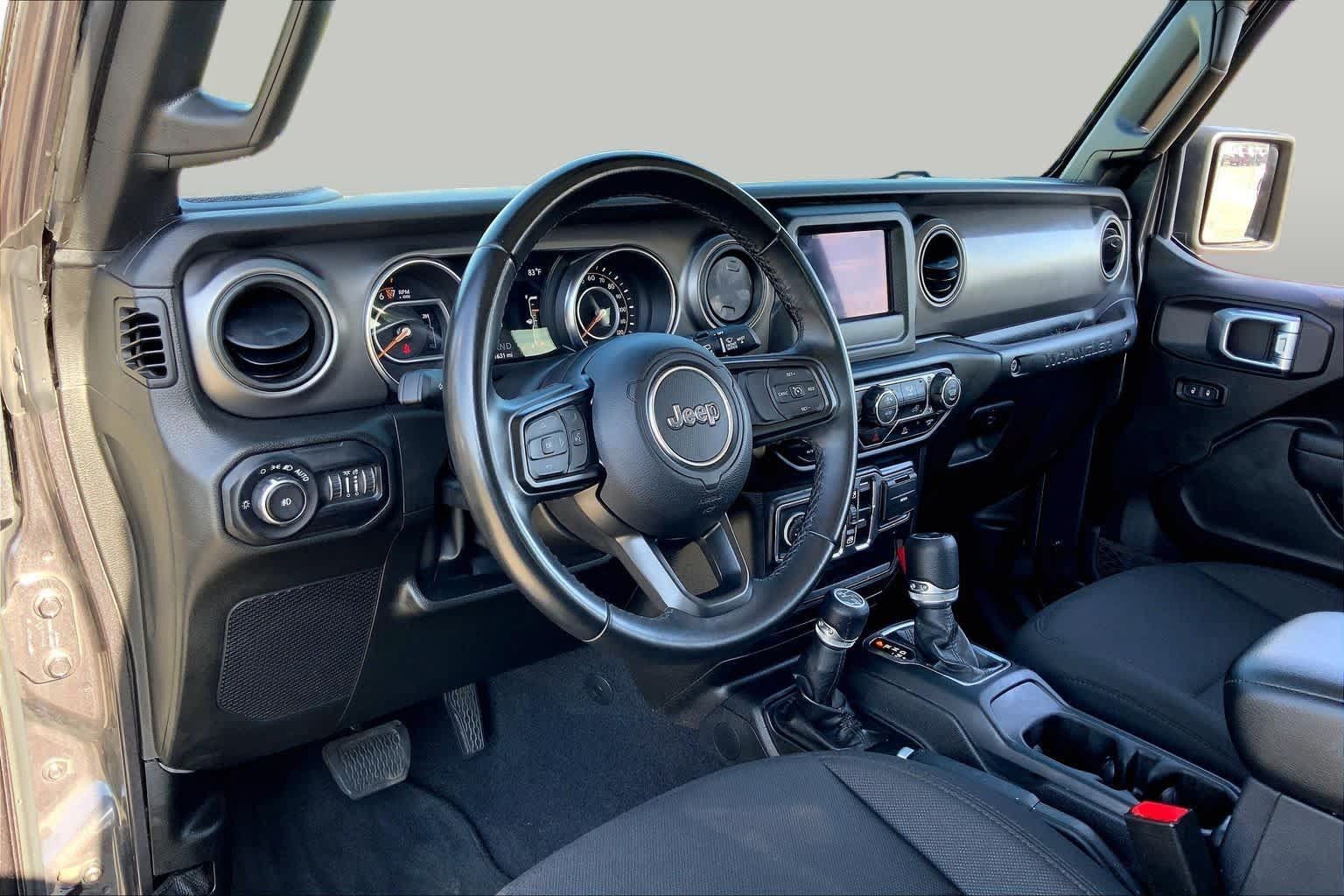 Used 2022 Jeep Wrangler Unlimited Sport AWD/4WD image 17