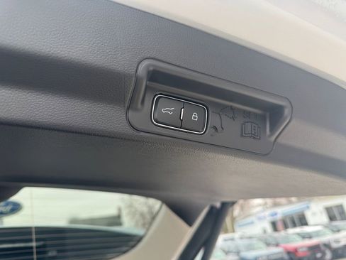 New 2026 Ford Explorer Active w/ Active Comfort Package image 13