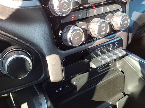 Used 2019 RAM 1500 Big Horn image 14