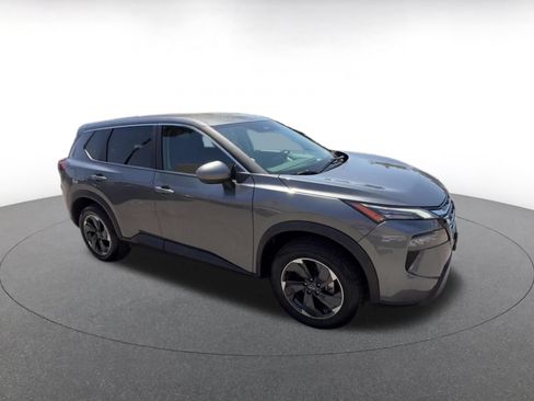Used 2025 Nissan Rogue SV AWD/4WD image 2