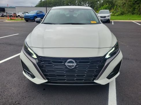 Used 2026 Nissan Altima 2.5 SV FWD image 2