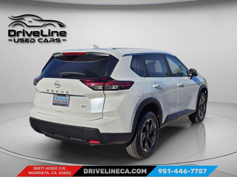 Used 2025 Nissan Rogue SV image 12
