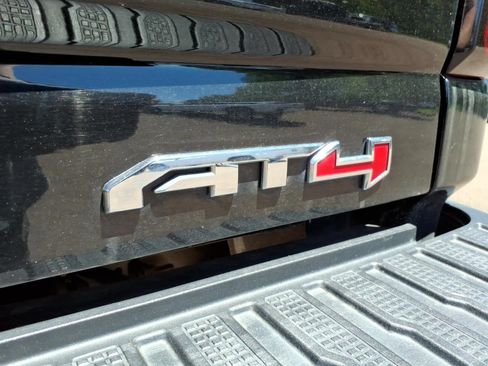 Used 2022 GMC Sierra 3500 AT4 w/ AT4 Preferred Package AWD/4WD image 13