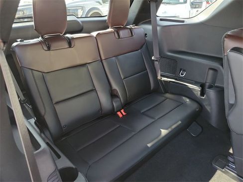 Certified 2023 Ford Explorer Platinum w/ Technology Package image 22
