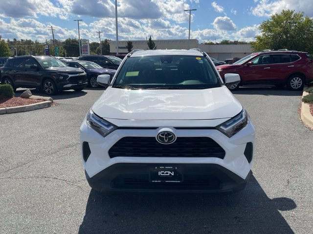 Used 2025 Toyota RAV4 XLE AWD/4WD image 2