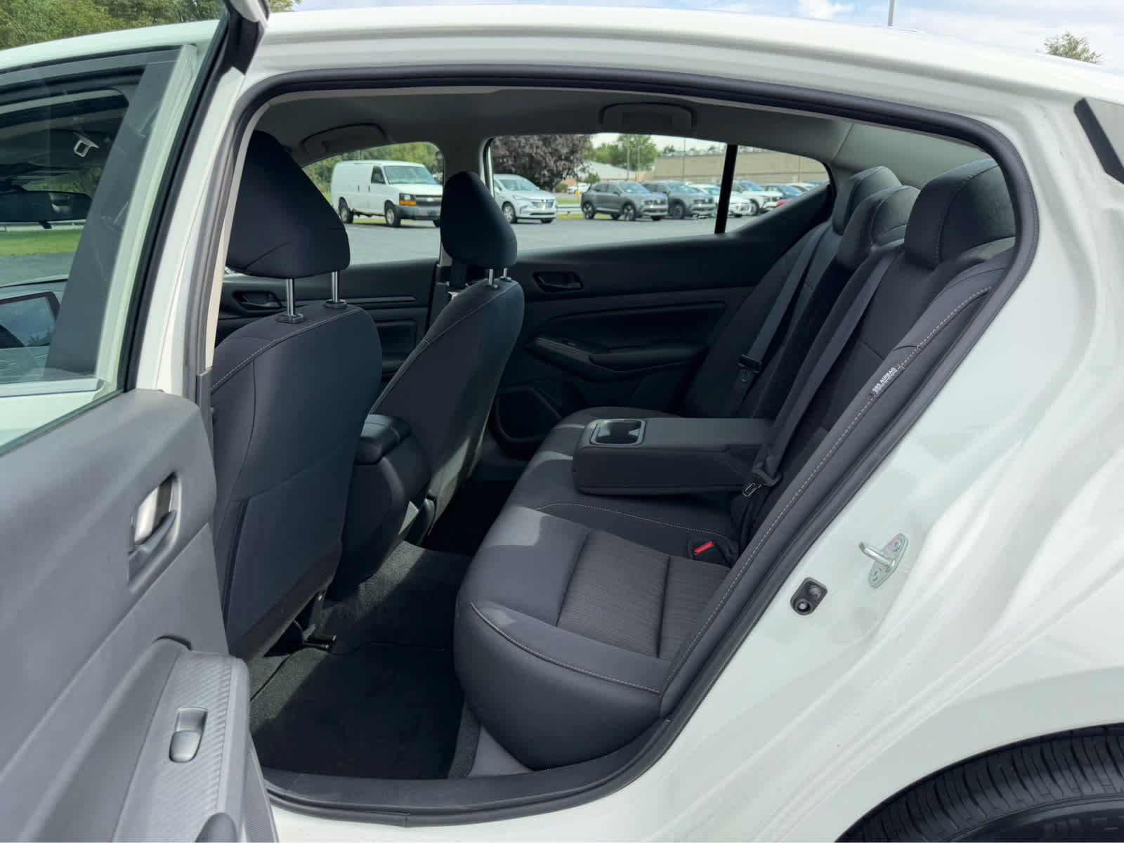 Used 2025 Nissan Altima 2.5 S FWD image 13