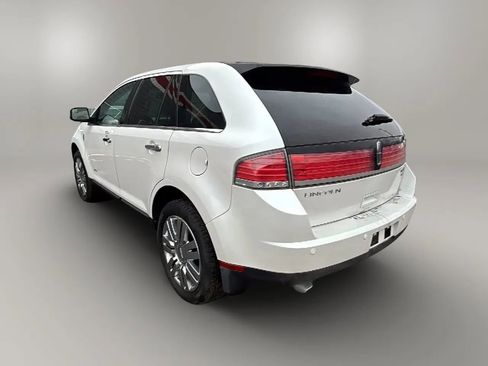 Used 2010 Lincoln MKX AWD image 3
