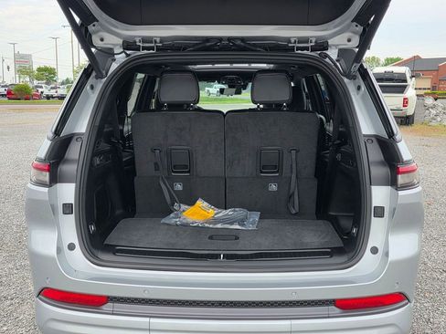 New 2026 Jeep Grand Cherokee L Limited AWD/4WD image 38