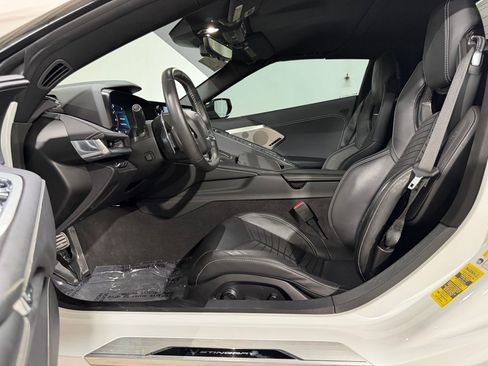 Used 2023 Chevrolet Corvette Stingray Preferred Conv w/ Z51 Performance Package RWD image 4