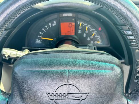 Used 1995 Chevrolet Corvette Convertible RWD image 19