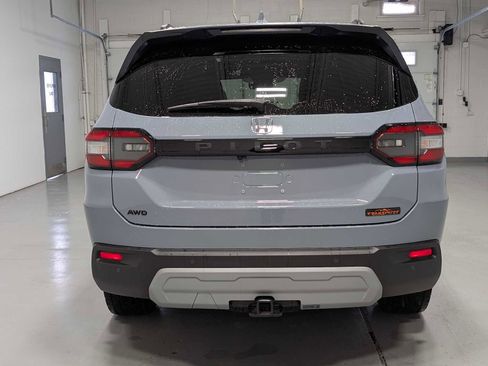 Used 2025 Honda Pilot TrailSport image 9