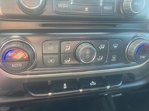 Used 2017 Chevrolet Silverado 1500 LT image 34