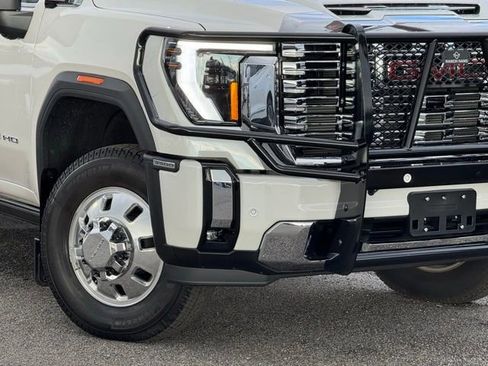 Used 2025 GMC Sierra 3500 Denali w/ Denali Reserve Package image 14