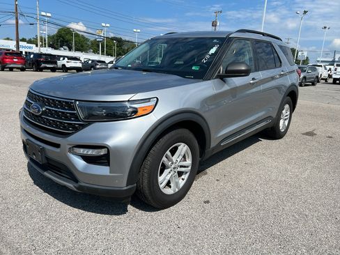 Used 2024 Ford Explorer XLT w/ Equipment Group 202A AWD/4WD image 1