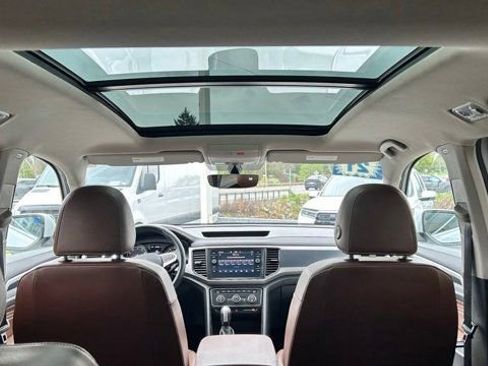 Used 2021 Volkswagen Atlas SE w/ Panoramic Sunroof Package AWD/4WD image 15