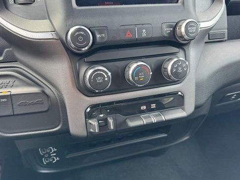 Used 2024 RAM 2500 Big Horn AWD/4WD image 19
