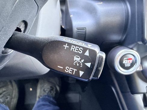Used 2025 Toyota GR86 RWD image 60