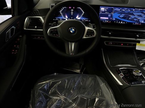 Used 2026 BMW X7 xDrive40i w/ Executive Package image 16