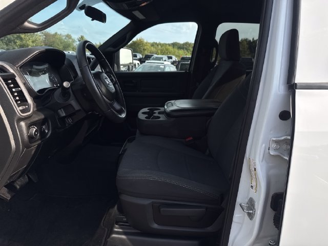 Used 2024 RAM 3500 Tradesman w/ Chrome Appearance Group AWD/4WD image 17
