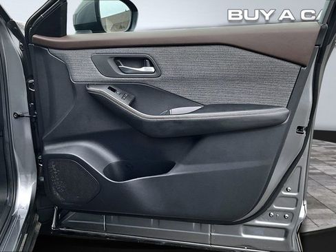 Used 2023 Nissan Rogue SV image 23