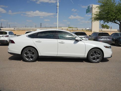 Used 2023 Honda Accord EX image 4