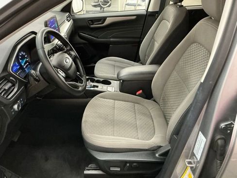 Used 2022 Ford Escape SE FWD image 14