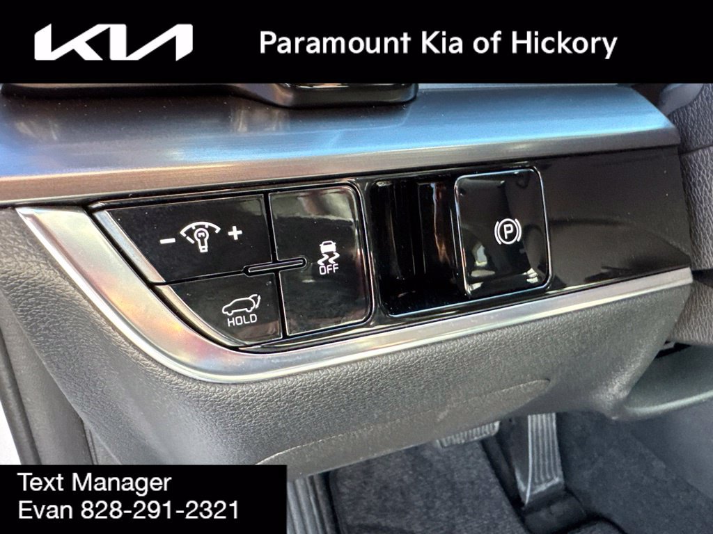 Used 2025 Kia Sportage EX w/ Premium Package FWD image 20