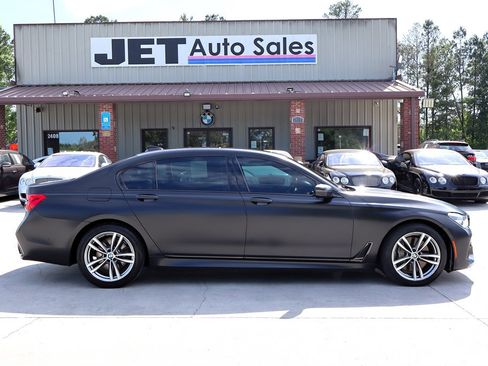 Used 2018 BMW 750i xDrive AWD/4WD image 8