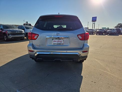 Used 2019 Nissan Pathfinder S image 4