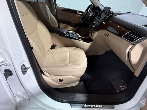 Used 2019 Mercedes-Benz GLS 450 4MATIC w/ Premium 1 Package image 41