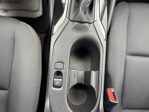 Used 2025 Toyota Corolla LE FWD image 35