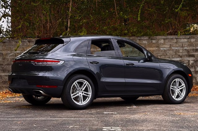 Used 2023 Porsche Macan AWD/4WD image 5