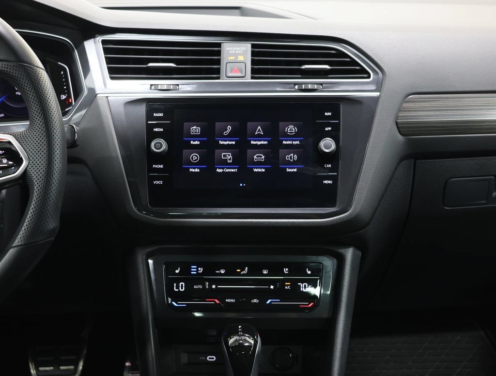 Used 2024 Volkswagen Tiguan SEL R-Line AWD/4WD image 19