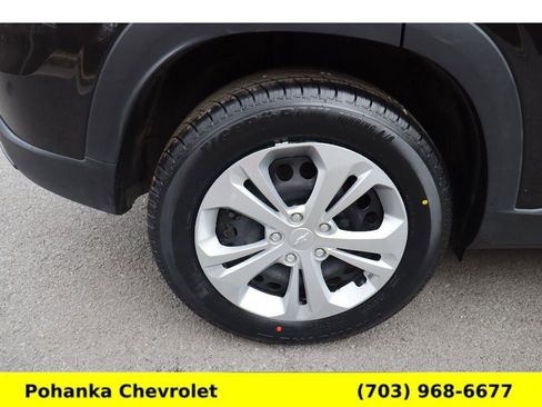 Certified 2024 Chevrolet Trax LS w/ Driver Confidence Package image 27