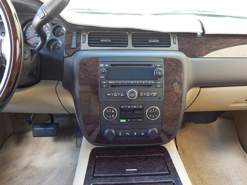 Used 2007 GMC Yukon Denali image 32