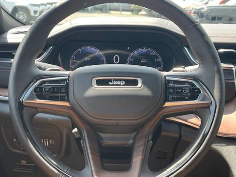 Used 2021 Jeep Grand Cherokee L Summit w/ Luxury Tech Group V AWD/4WD image 15