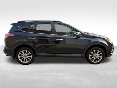 Used 2018 Toyota RAV4 Limited image 4