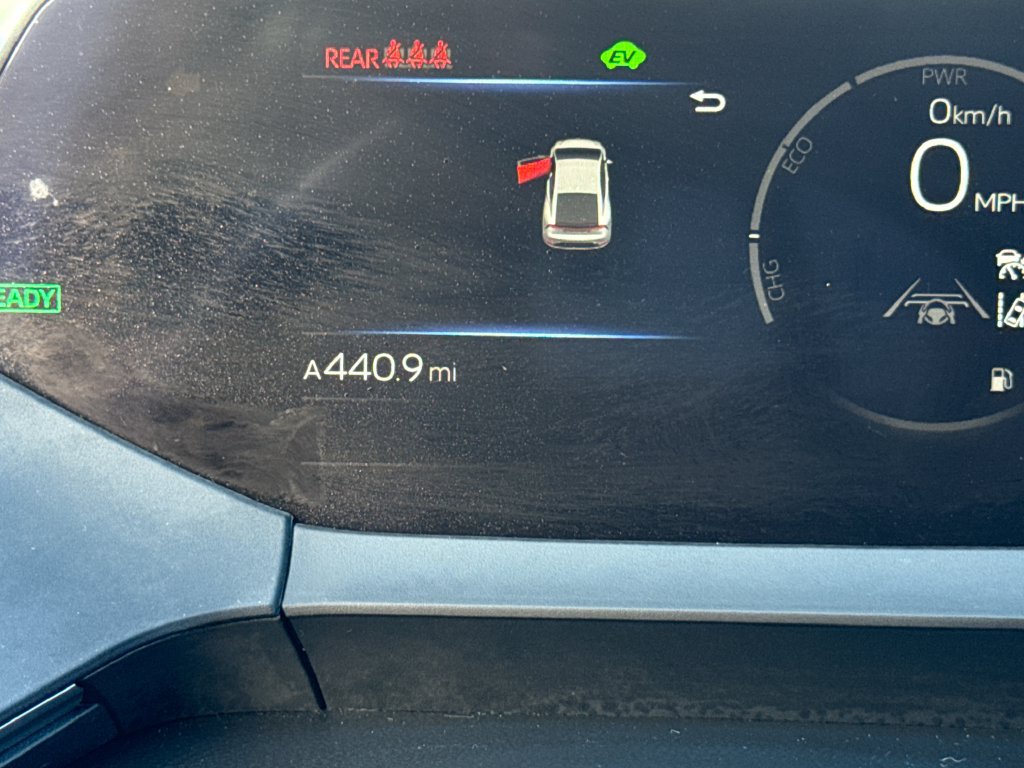 Used 2024 Toyota Prius LE FWD image 32