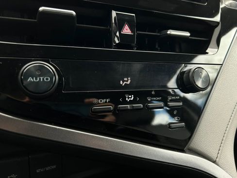 Used 2021 Toyota Camry SE image 15